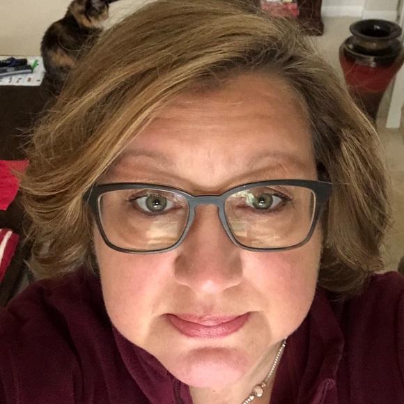 Meet your Posher, Terri - Picture 1 of 1